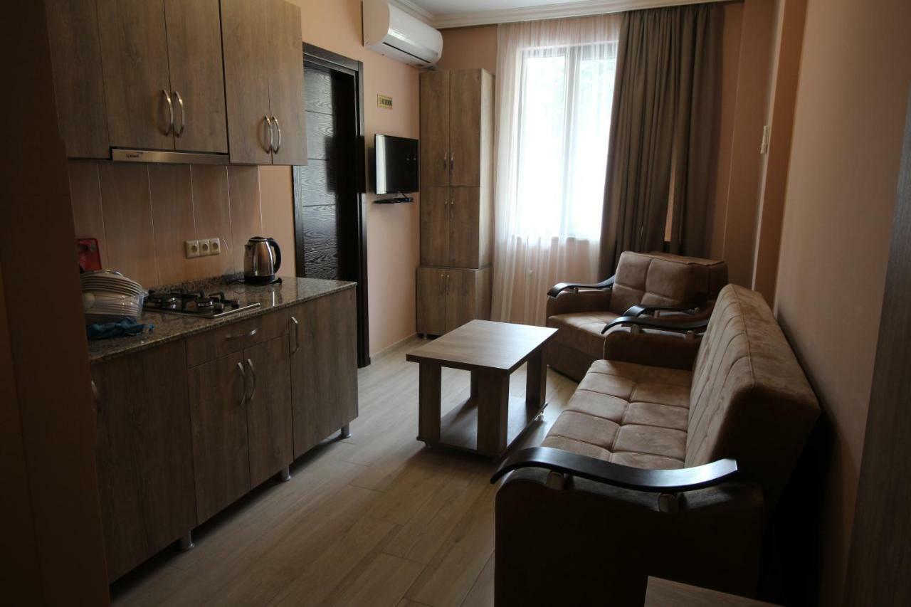 Jeal Apartments Батуми Екстериор снимка