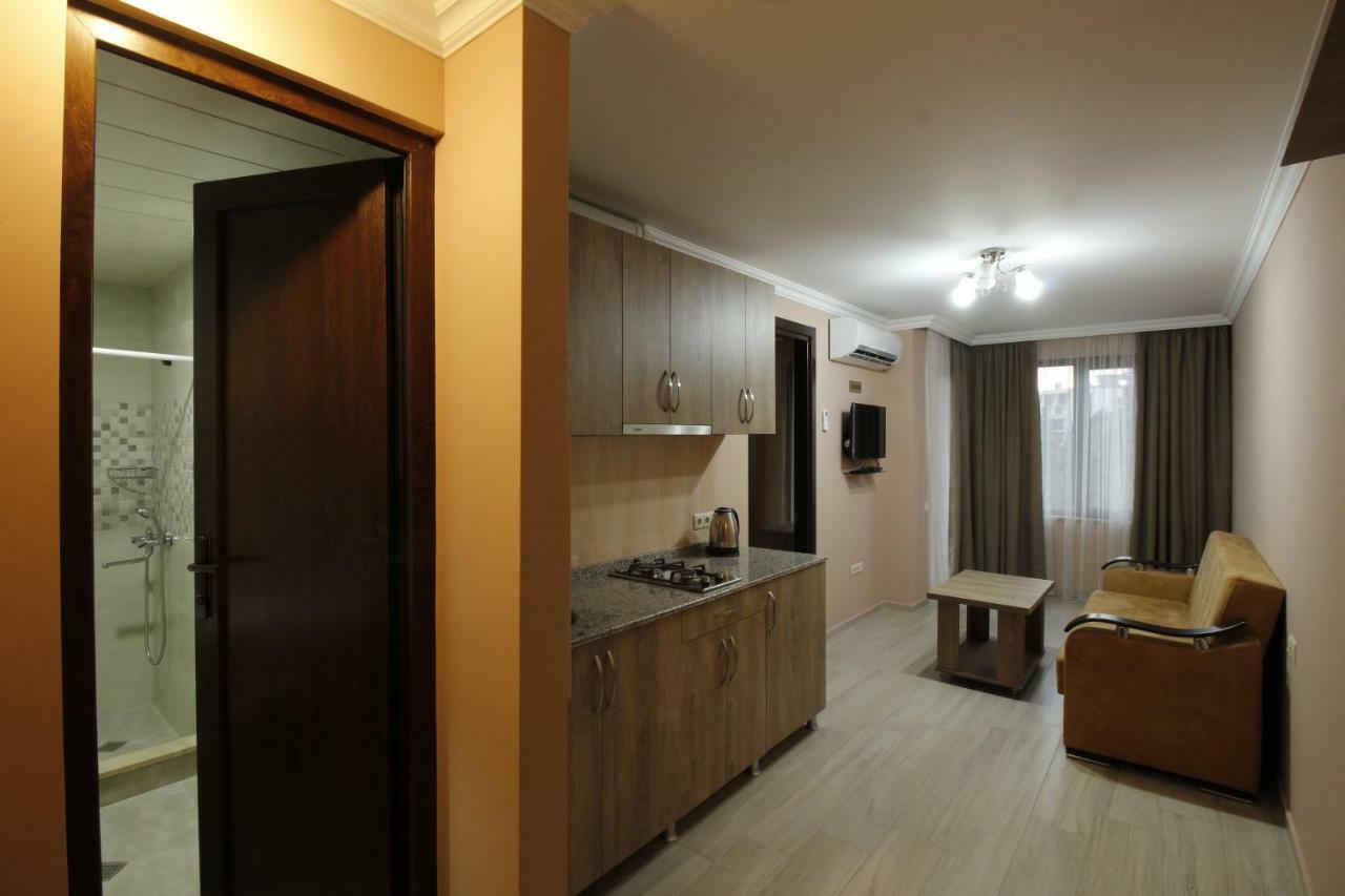 Jeal Apartments Батуми Екстериор снимка